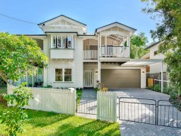 contemporary-pivot-door-entries-111